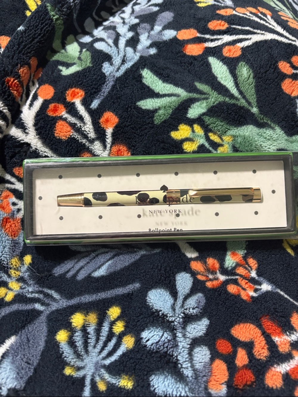 kate spade Cream and Black Spot Gold-Trim Ballpoint Pen